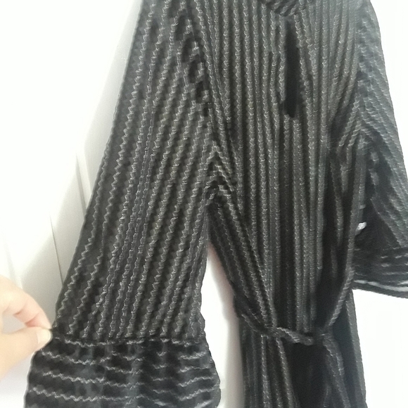 Modcloth Chevron Mock Neck Dress Size Medium - Picture 6 of 12